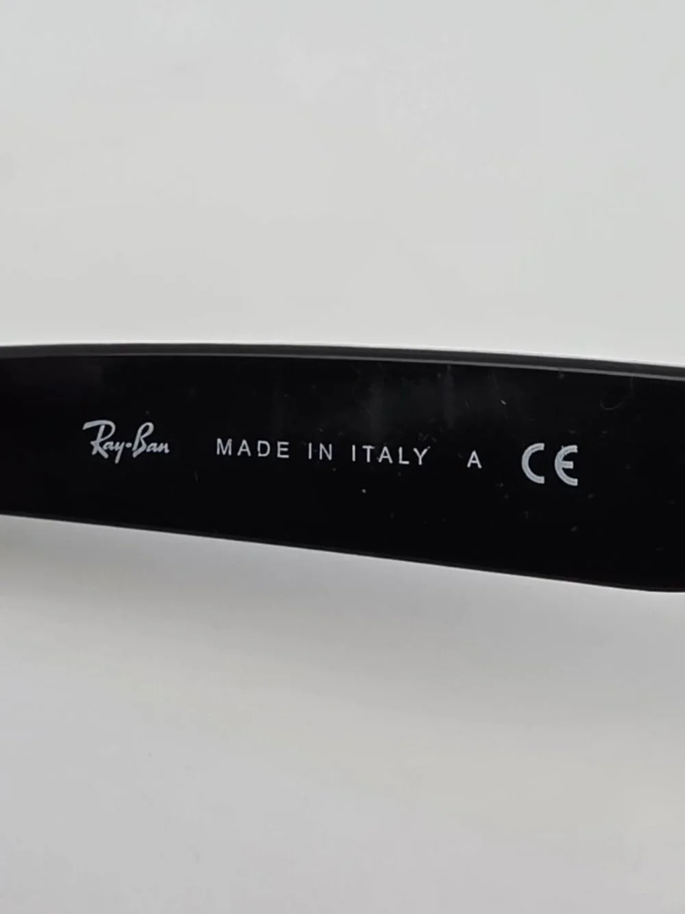 Ray-Ban RB2132 901L Polished Black New Wayfarer Sunglasses Frame Italy 55-18-145
